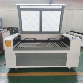 ماكينات تقطيع بالليزر